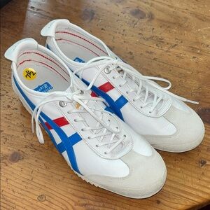 RARE! Onitsuka Tiger by Asics Sz 7.5 White Sneakers Blue and Red Stripe Japanese